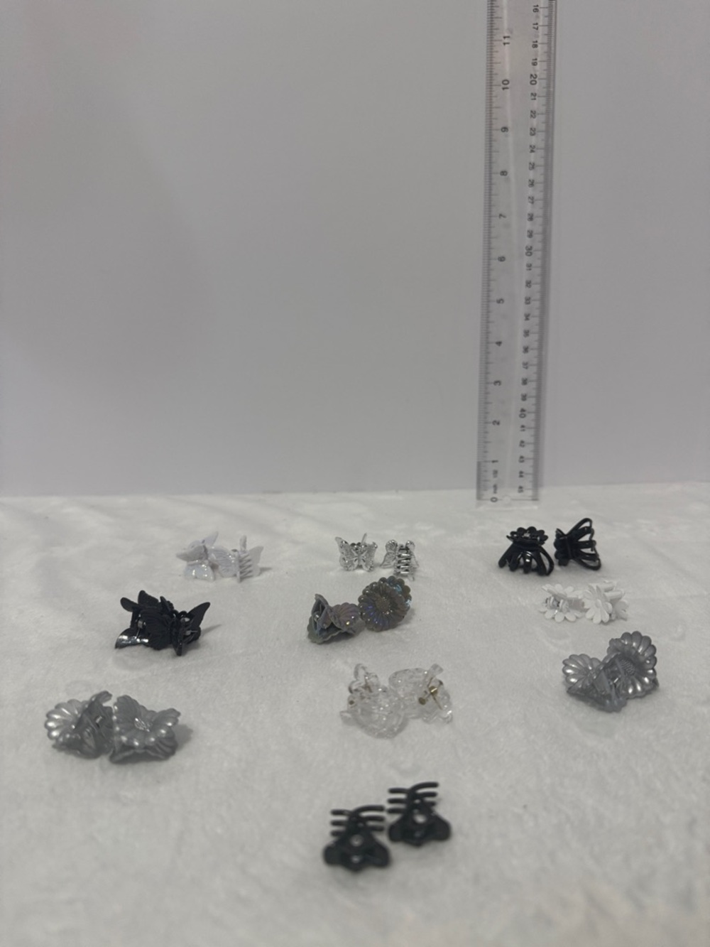 Mini hair clips black silver and white hair claw clips lot of 10 flowers